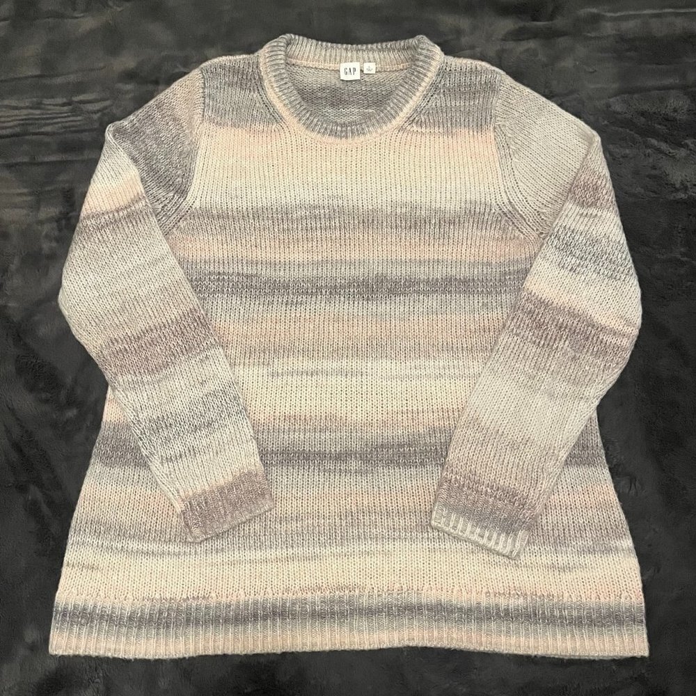 GAP crew neck space dye long sleeve sweater GUC - size L